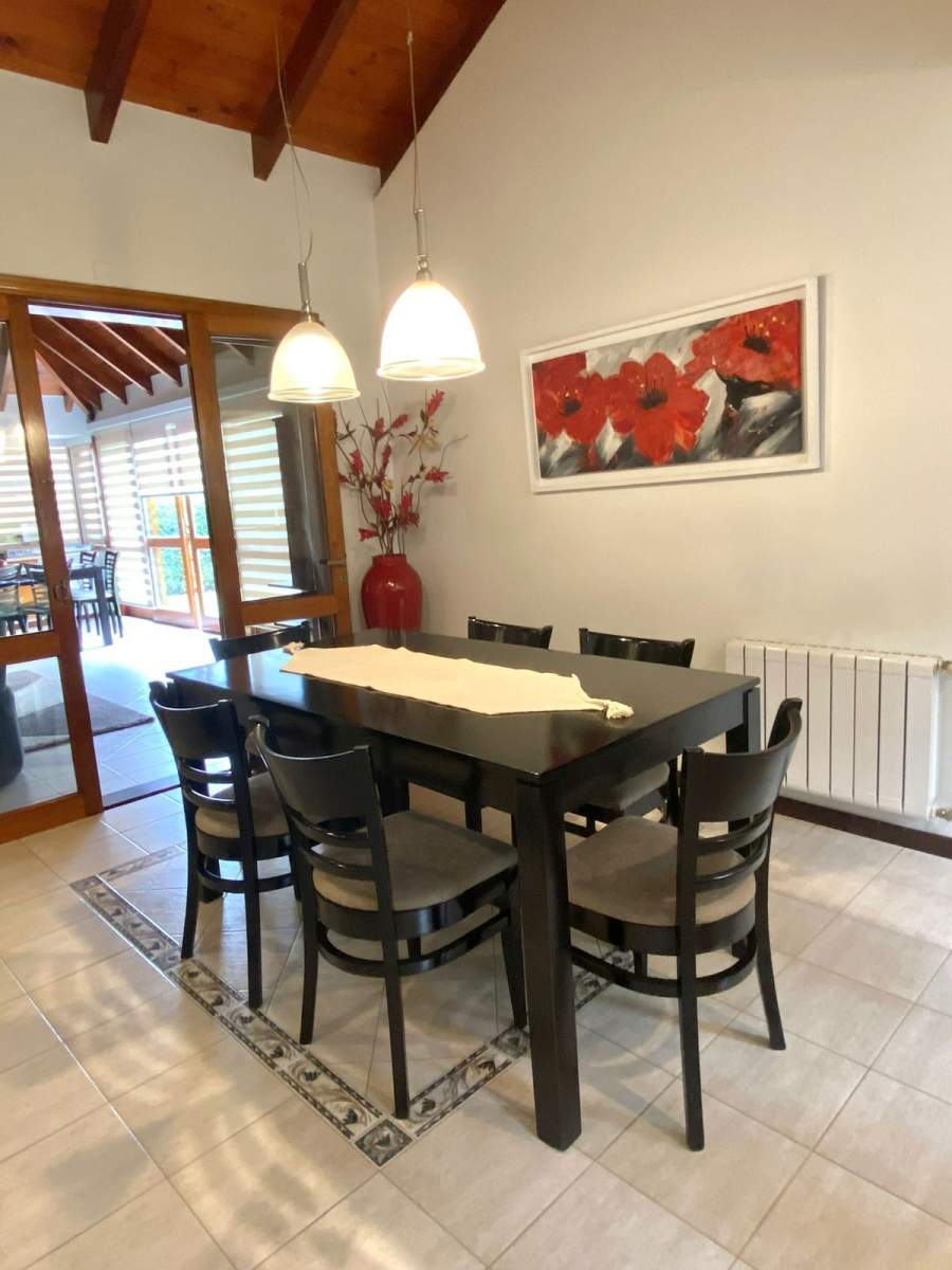 Casa PREMIUM Jockey club Frente al Golf con 4 dorm y piscina