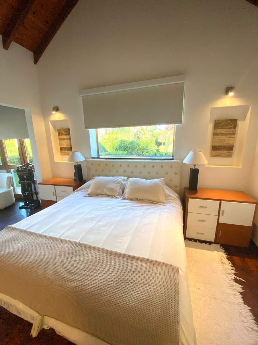 Casa PREMIUM Jockey club Frente al Golf con 4 dorm y piscina