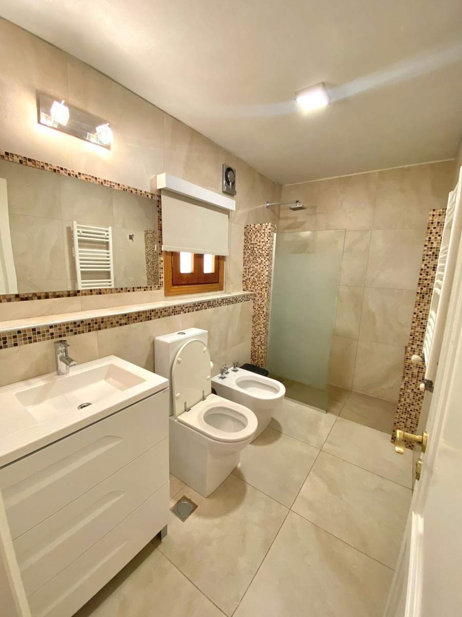 Casa PREMIUM Jockey club Frente al Golf con 4 dorm y piscina