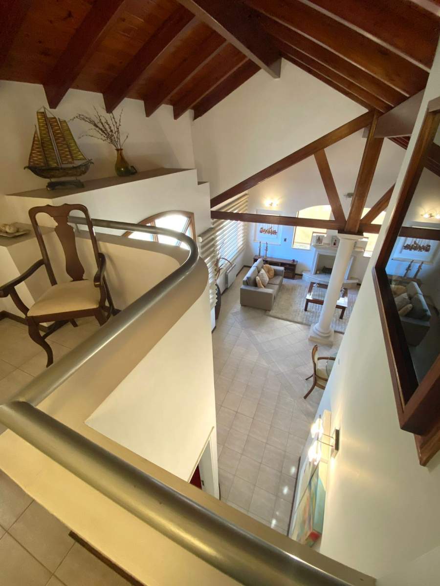 Casa PREMIUM Jockey club Frente al Golf con 4 dorm y piscina