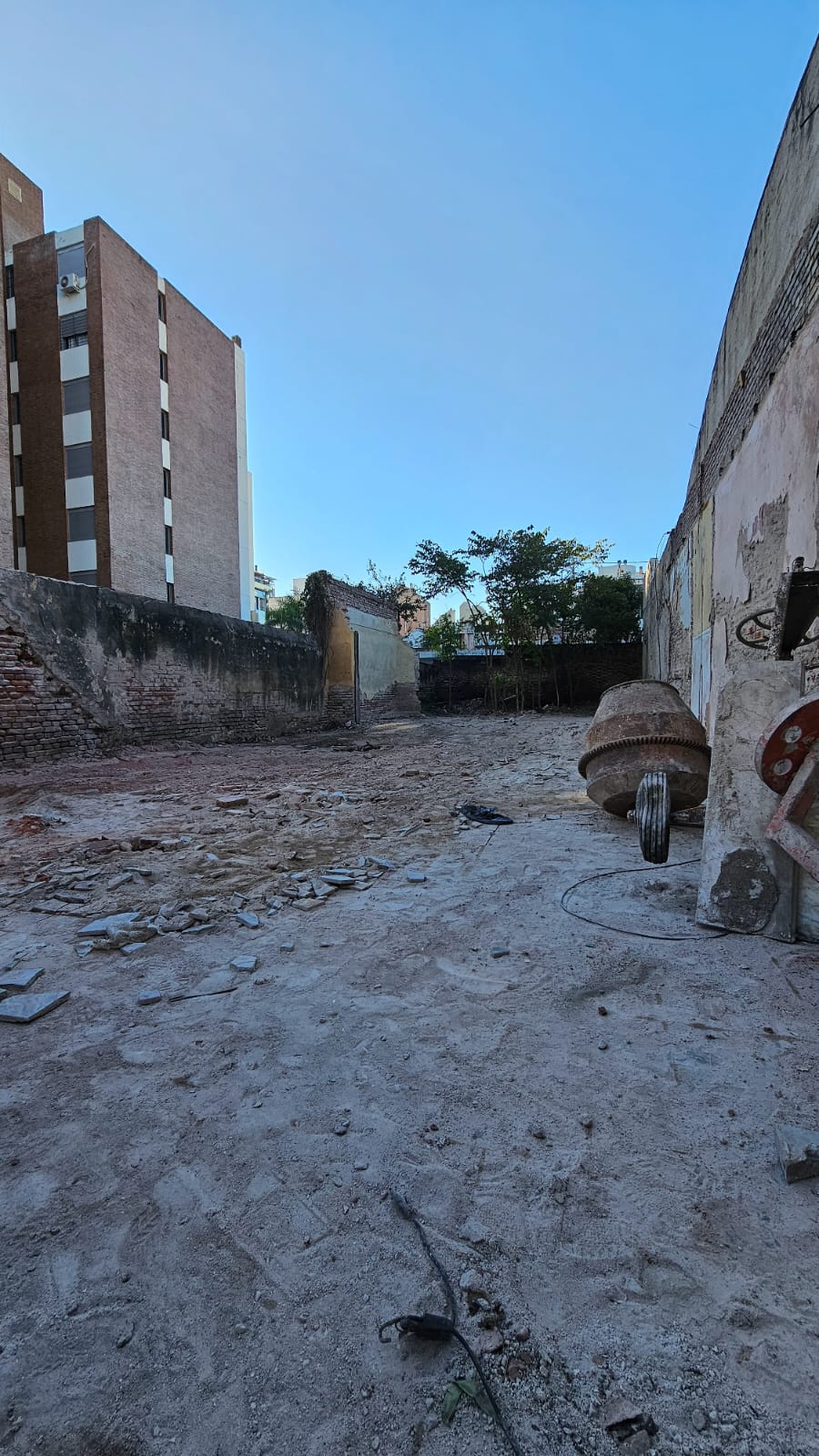 ALQUILO TERRENO de 280 metros EN BARRIO GUEMES sobre Calle CORRO al 485