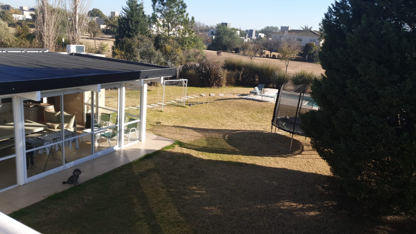 CASA EN VENTA COUNTRY LA SANTINA 4 DORMITORIOS