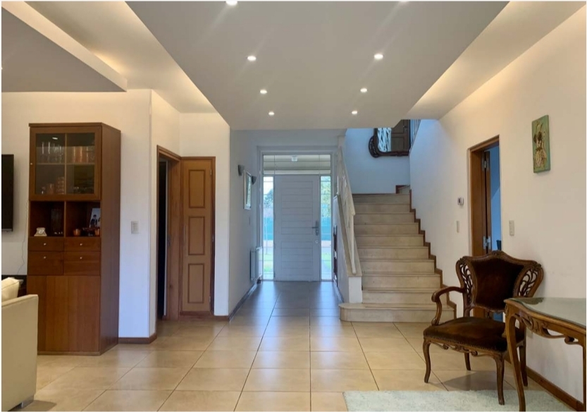 CASA EN VENTA COUNTRY LA SANTINA 4 DORMITORIOS