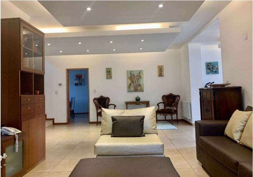 CASA EN VENTA COUNTRY LA SANTINA 4 DORMITORIOS