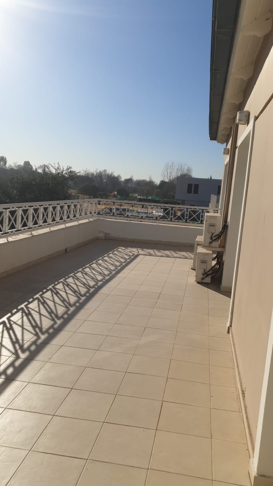 CASA EN VENTA COUNTRY LA SANTINA 4 DORMITORIOS