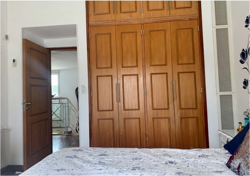 CASA EN VENTA COUNTRY LA SANTINA 4 DORMITORIOS