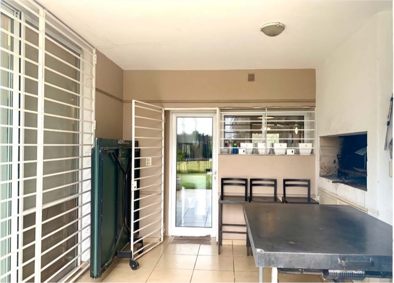 CASA EN VENTA COUNTRY LA SANTINA 4 DORMITORIOS