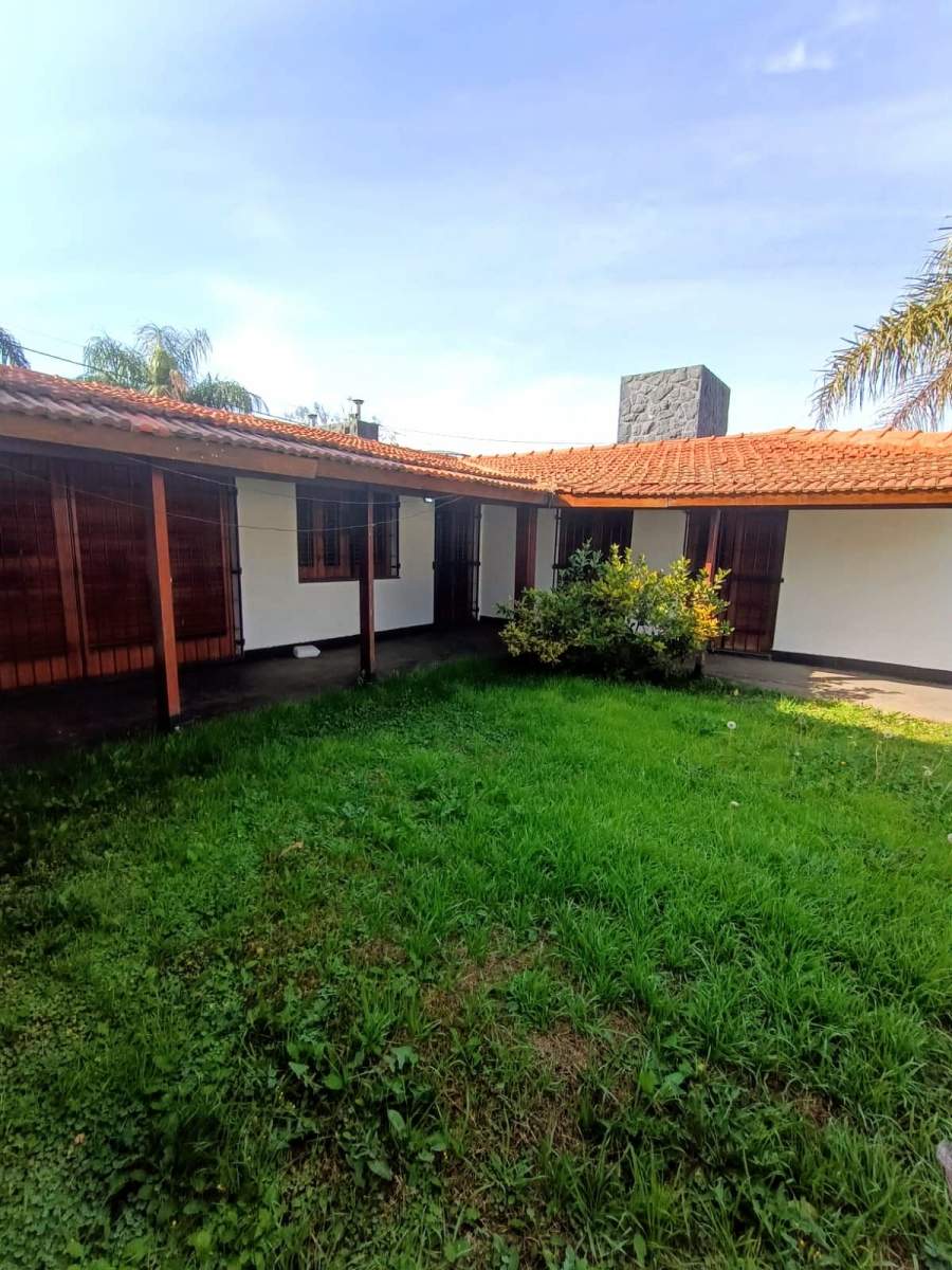 CASA EN VENTA 3 DORMITORIOS GRANJA DE FUNES