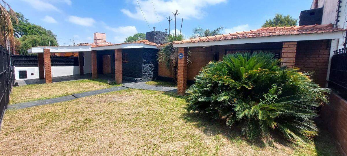 CASA EN VENTA 3 DORMITORIOS GRANJA DE FUNES