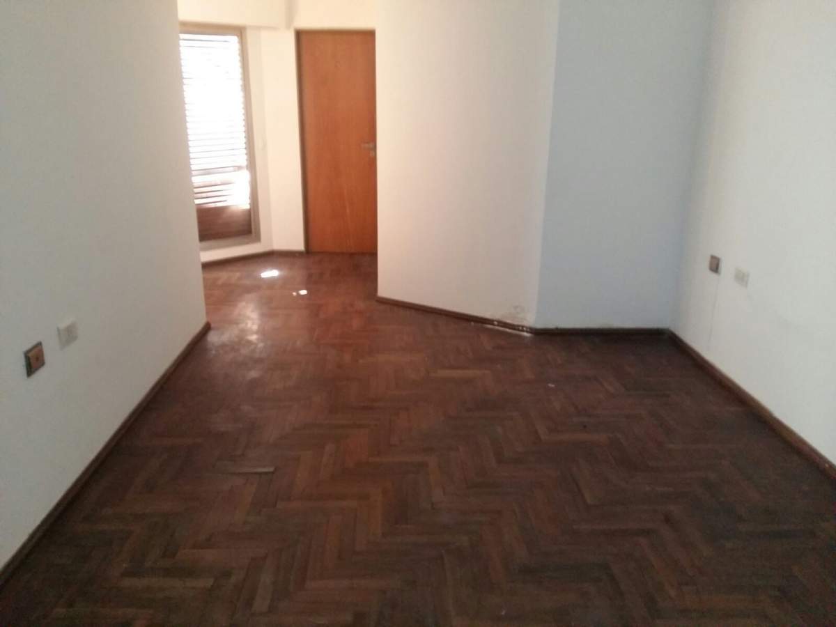 Depto. en alquiler de 1 dormitorio sobre Av. Chacabuco 385 - Con patio