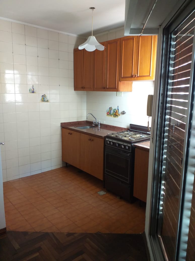 Depto. en alquiler de 1 dormitorio sobre Av. Chacabuco 385 - Con patio