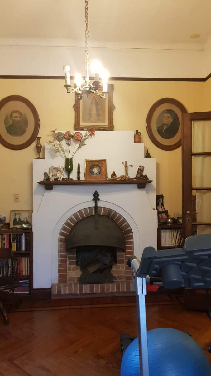 En VENTA excelente Chalet en barrio Colón, conservada con exquisito gusto