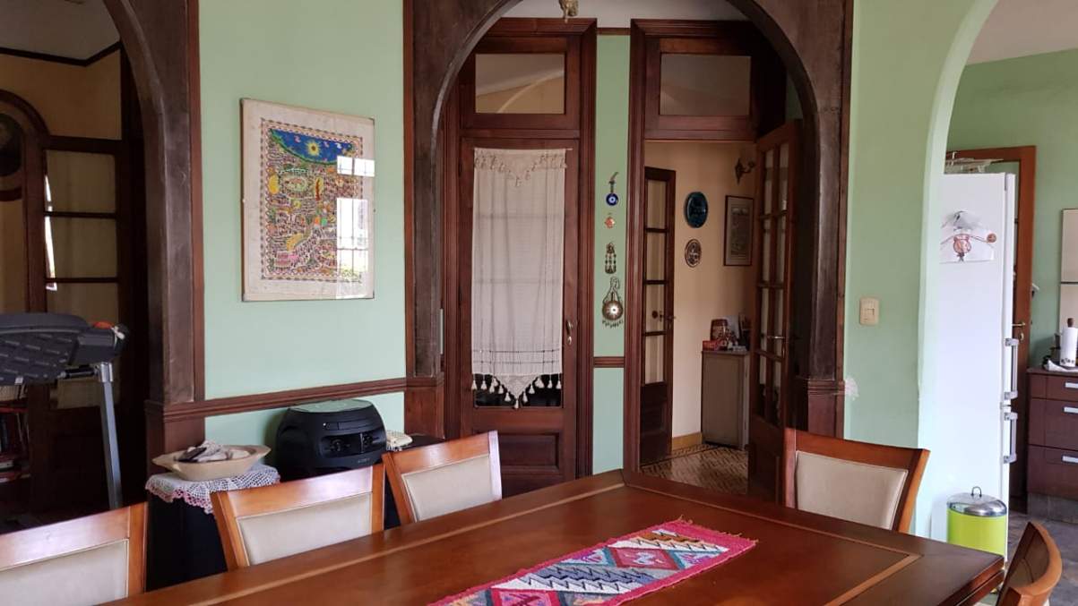 En VENTA excelente Chalet en barrio Colón, conservada con exquisito gusto