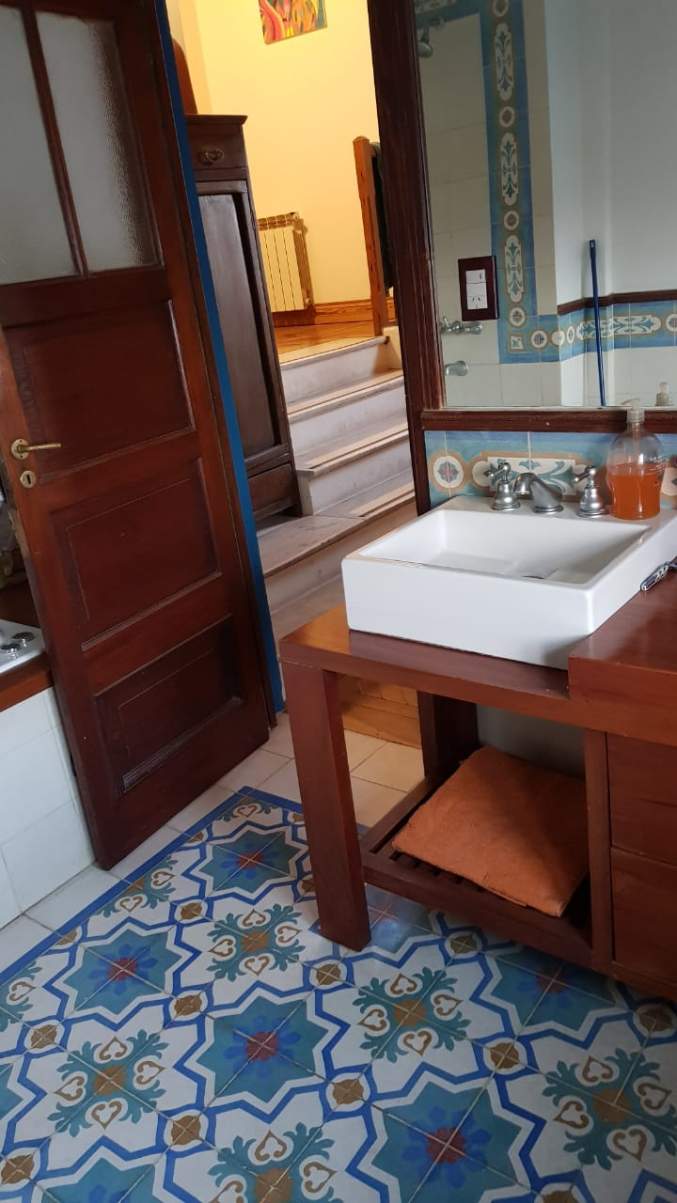 En VENTA excelente Chalet en barrio Colón, conservada con exquisito gusto