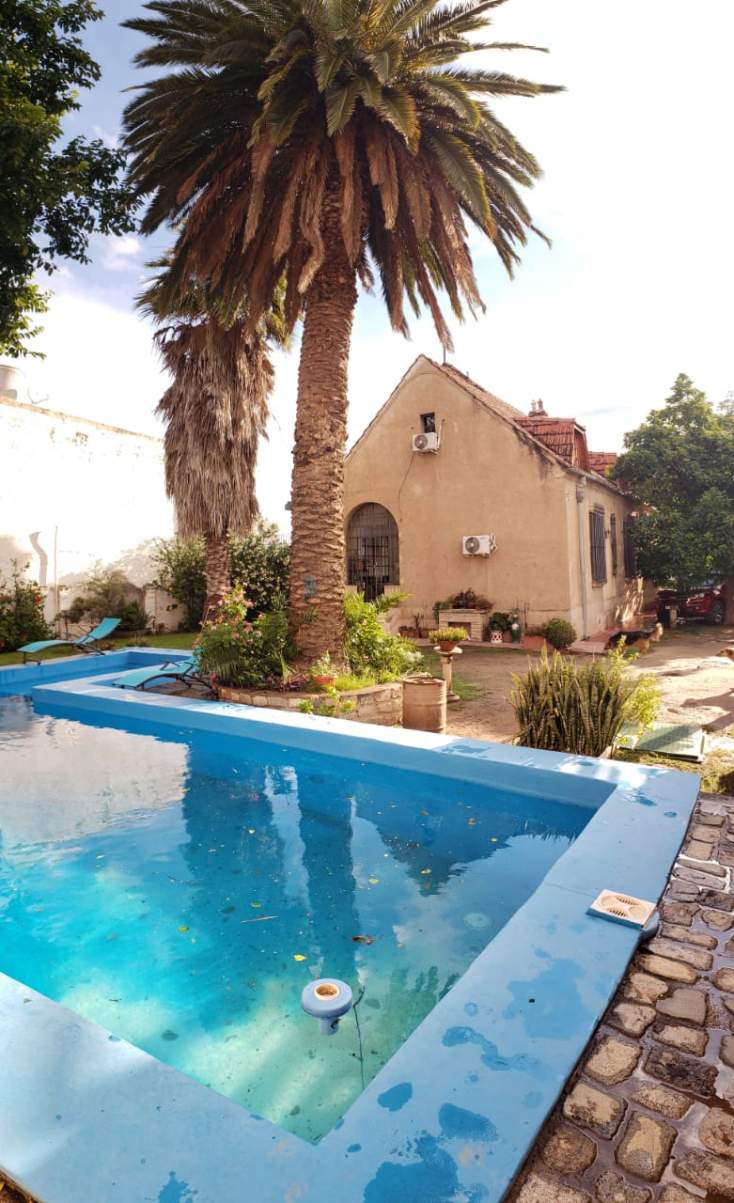 En VENTA excelente Chalet en barrio Colón, conservada con exquisito gusto