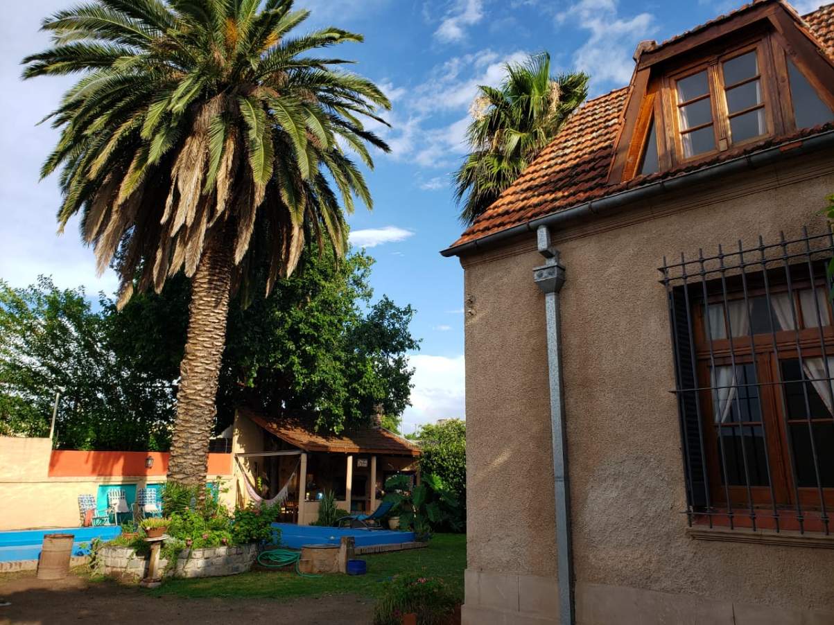 En VENTA excelente Chalet en barrio Colón, conservada con exquisito gusto