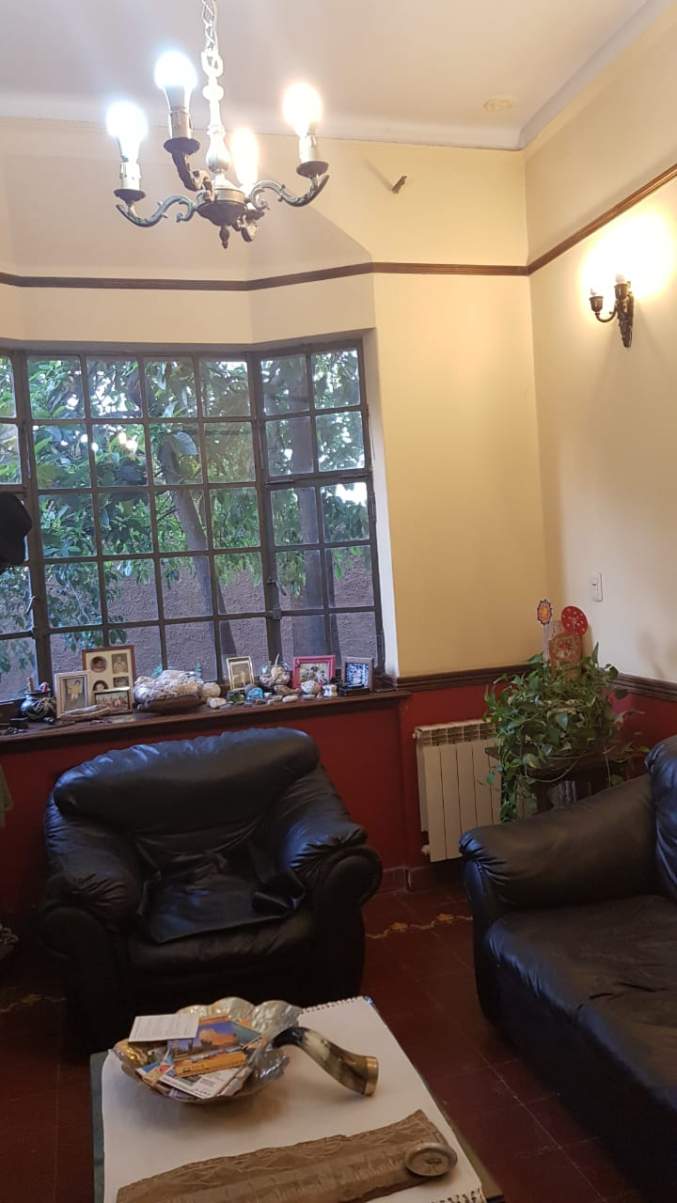 En VENTA excelente Chalet en barrio Colón, conservada con exquisito gusto
