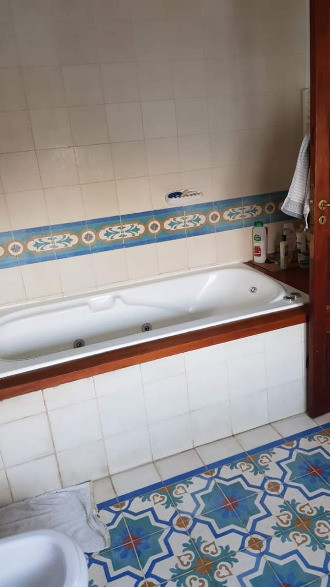 En VENTA excelente Chalet en barrio Colón, conservada con exquisito gusto
