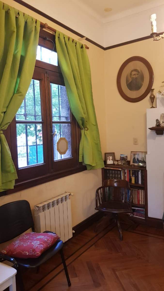 En VENTA excelente Chalet en barrio Colón, conservada con exquisito gusto