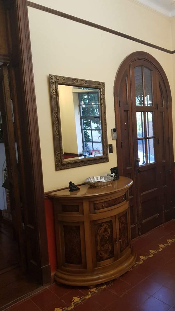 En VENTA excelente Chalet en barrio Colón, conservada con exquisito gusto