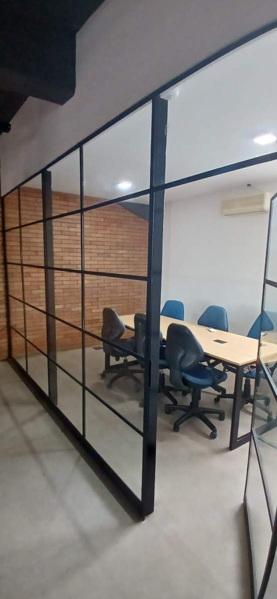 ALQUILER OFICINAS COWORKING BARRIO COFICO