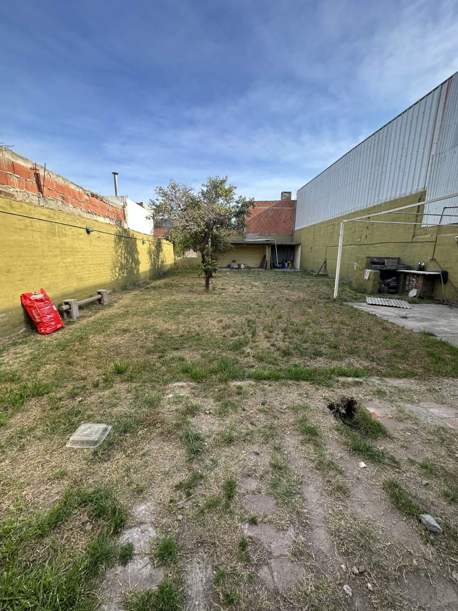 SE VENDE CASA 3 DORMITORIOS -  B Marques de Sobremonte