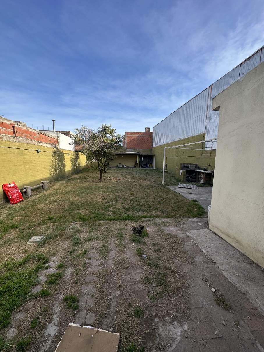 SE VENDE CASA 3 DORMITORIOS -  B Marques de Sobremonte