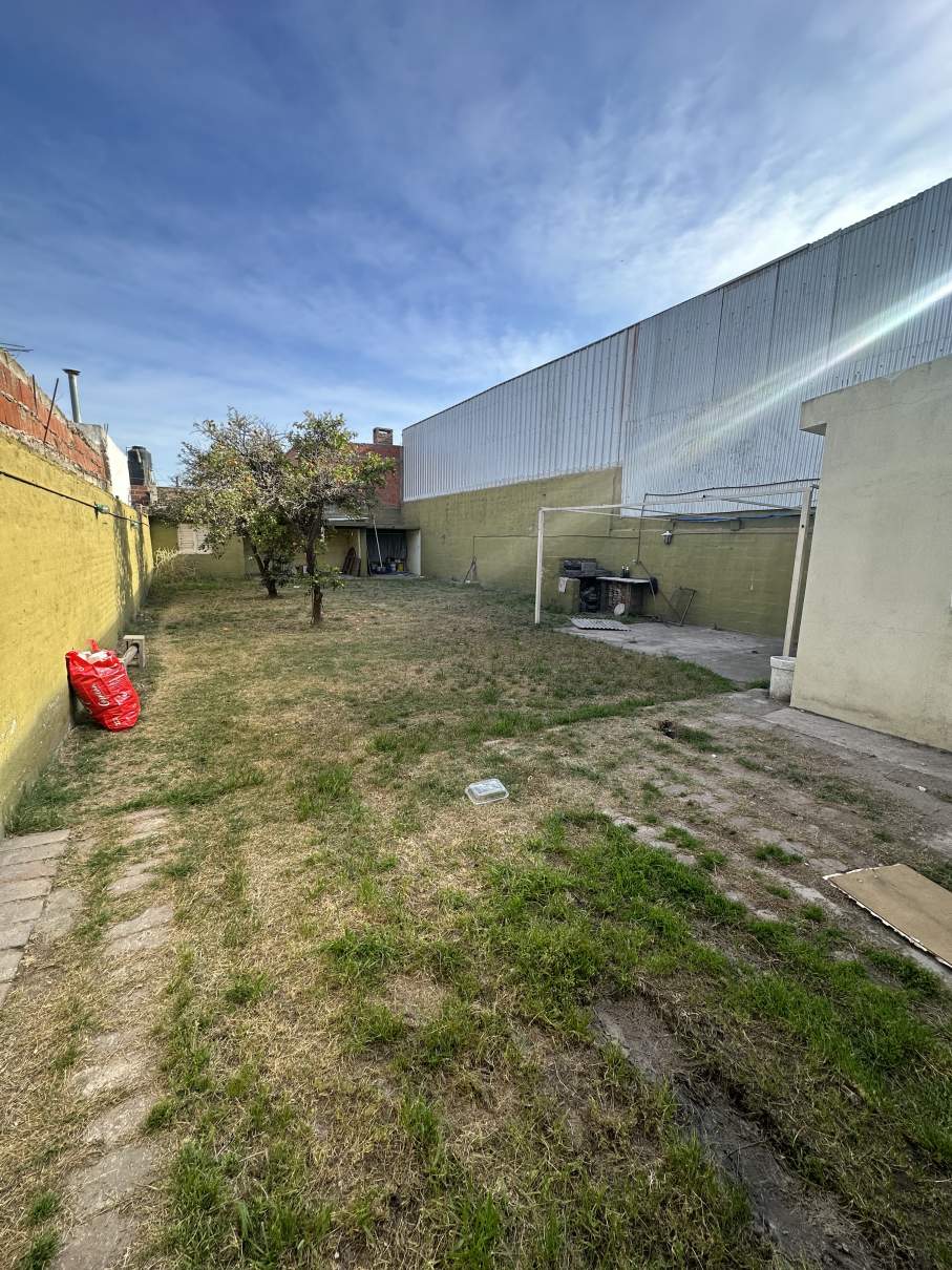 SE VENDE CASA 3 DORMITORIOS -  B Marques de Sobremonte