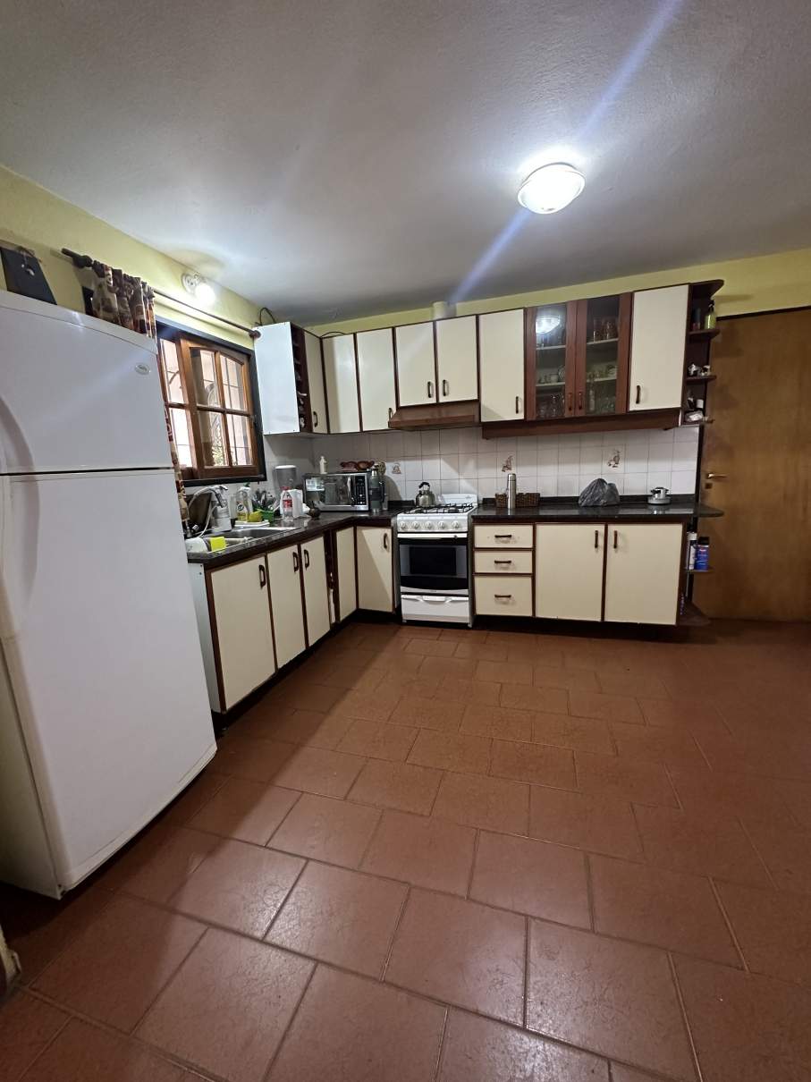 SE VENDE CASA 3 DORMITORIOS -  B Marques de Sobremonte