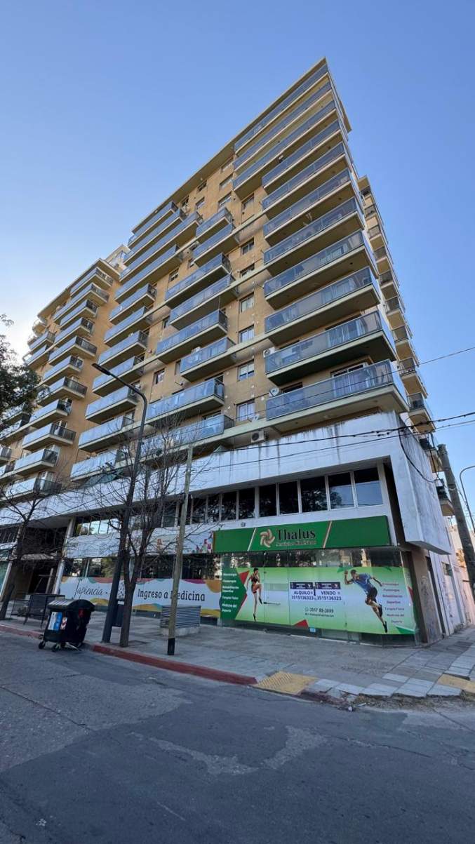 Local Comercial en Venta en Guemes de 143 m2 sobre Cañada - Con renta