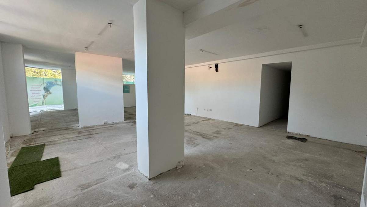 Local Comercial en Venta en Guemes de 143 m2 sobre Cañada - Con renta