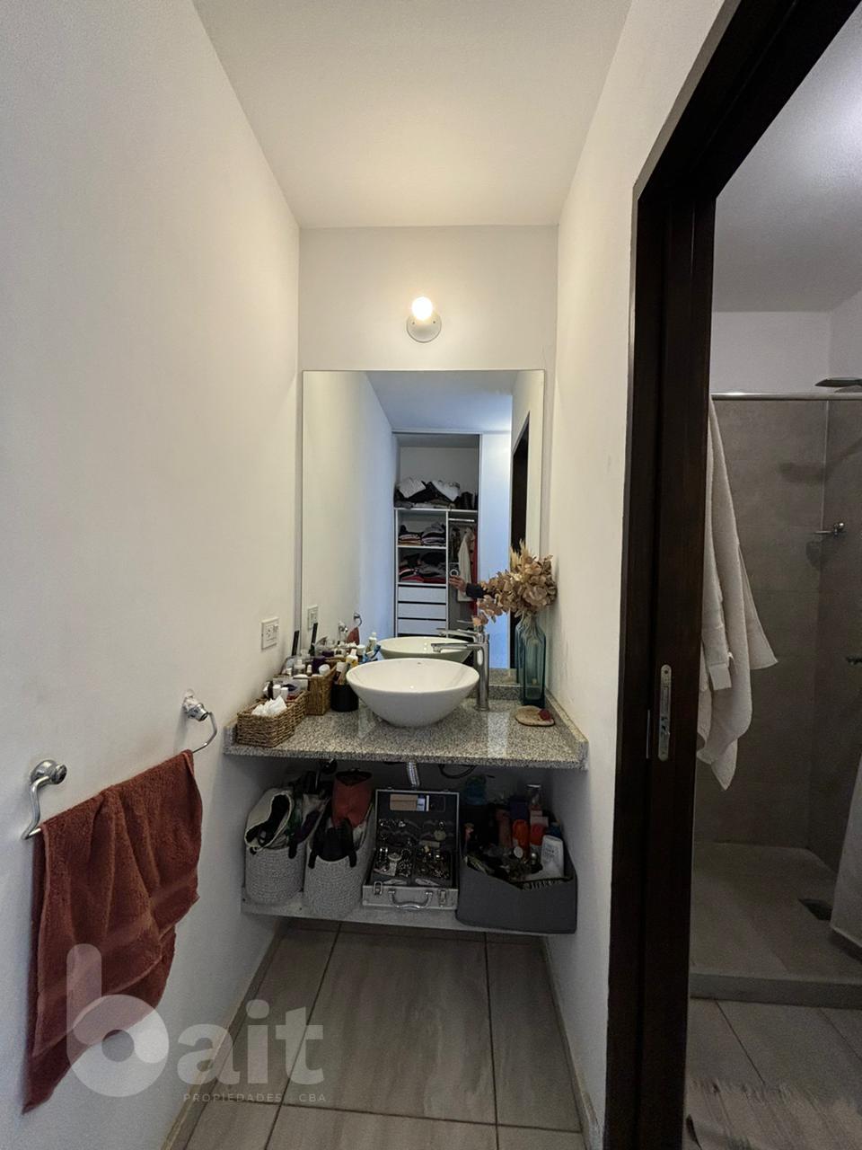 Venta duplex 3 dormitorios con pileta, en Campo de Vuelo II