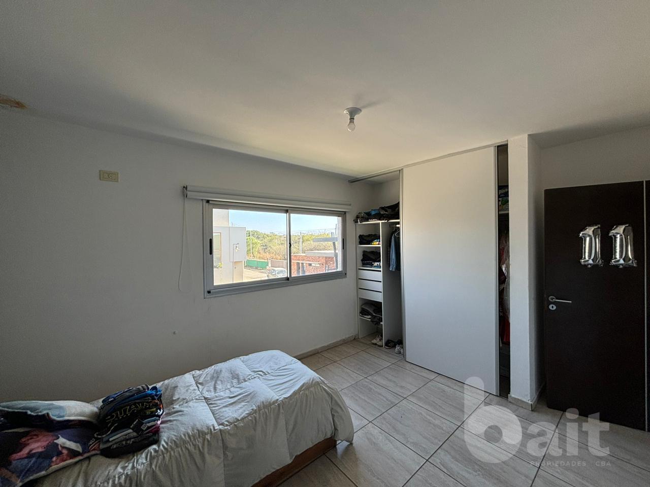 Venta duplex 3 dormitorios con pileta, en Campo de Vuelo II
