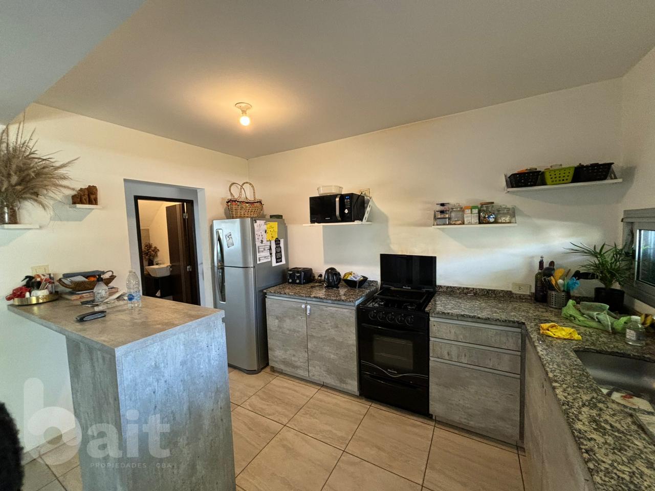 Venta duplex 3 dormitorios con pileta, en Campo de Vuelo II