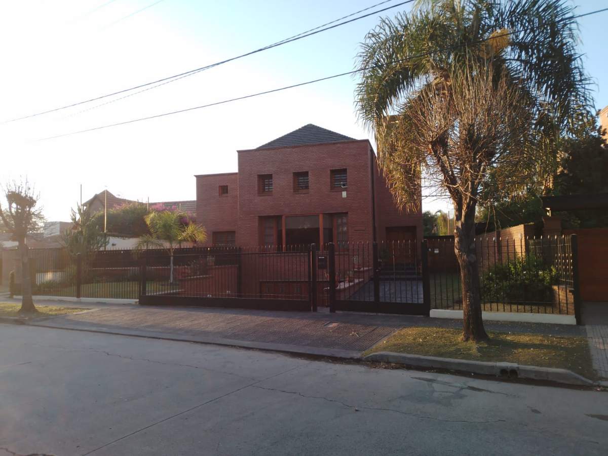 Espectacular Casa en Zona Norte con Pileta y Cancha de Paddle