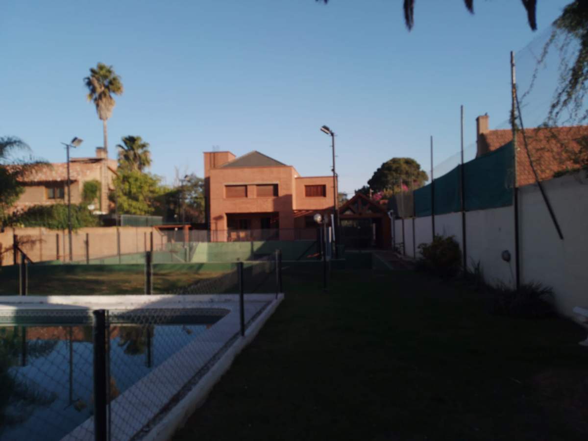 Espectacular Casa en Zona Norte con Pileta y Cancha de Paddle