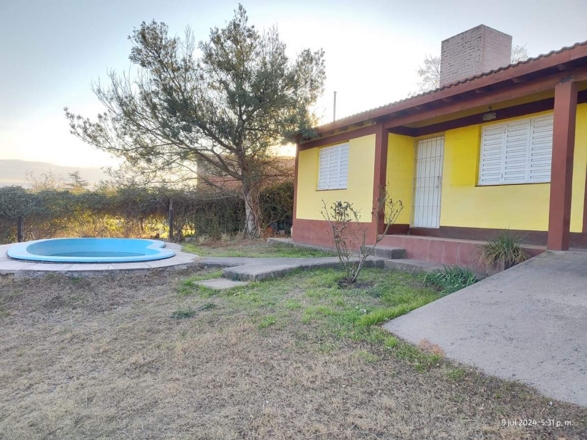 CASA EN VENTA EN BIALET MASSÉ CON VISTA AL LAGO SAN ROQUE.