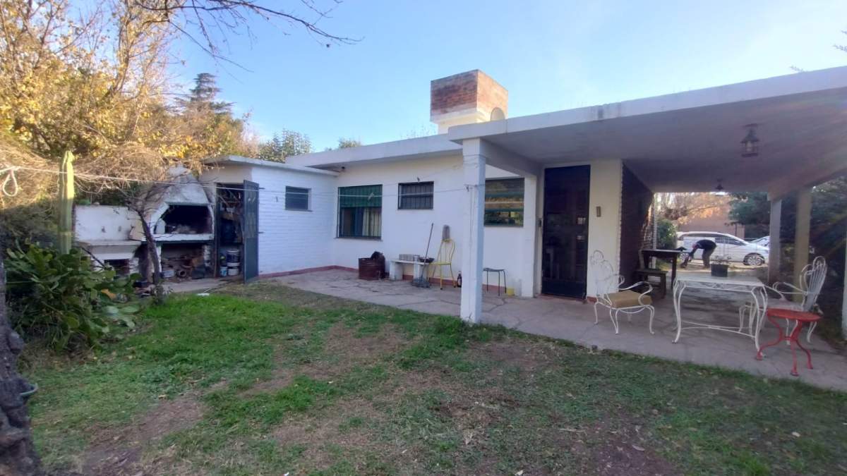 CASA EN VENTA EN BIALET MASSÉ.