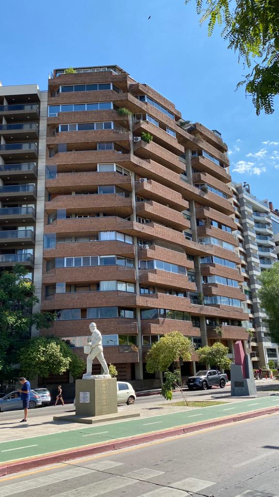 VENTA Departamento 3 dormitorios Nueva Córdoba DOS COCHERAS