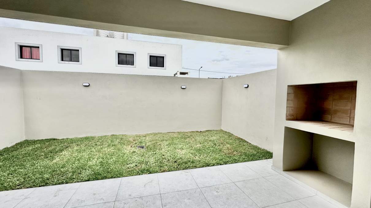 DUPLEX COLINAS DE MANANTIALES 2D2B - PB