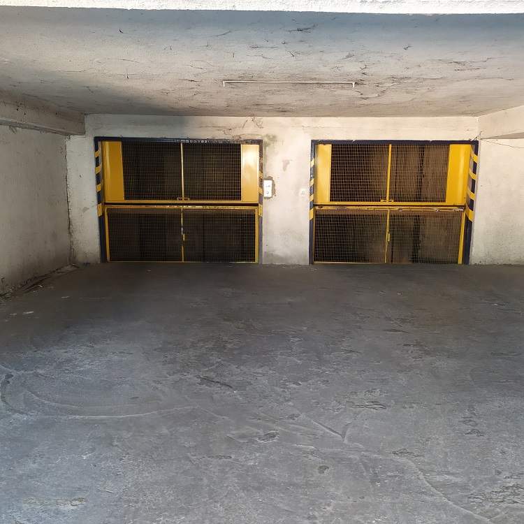 VENDO COCHERA EN CALLE BELGRANO 33