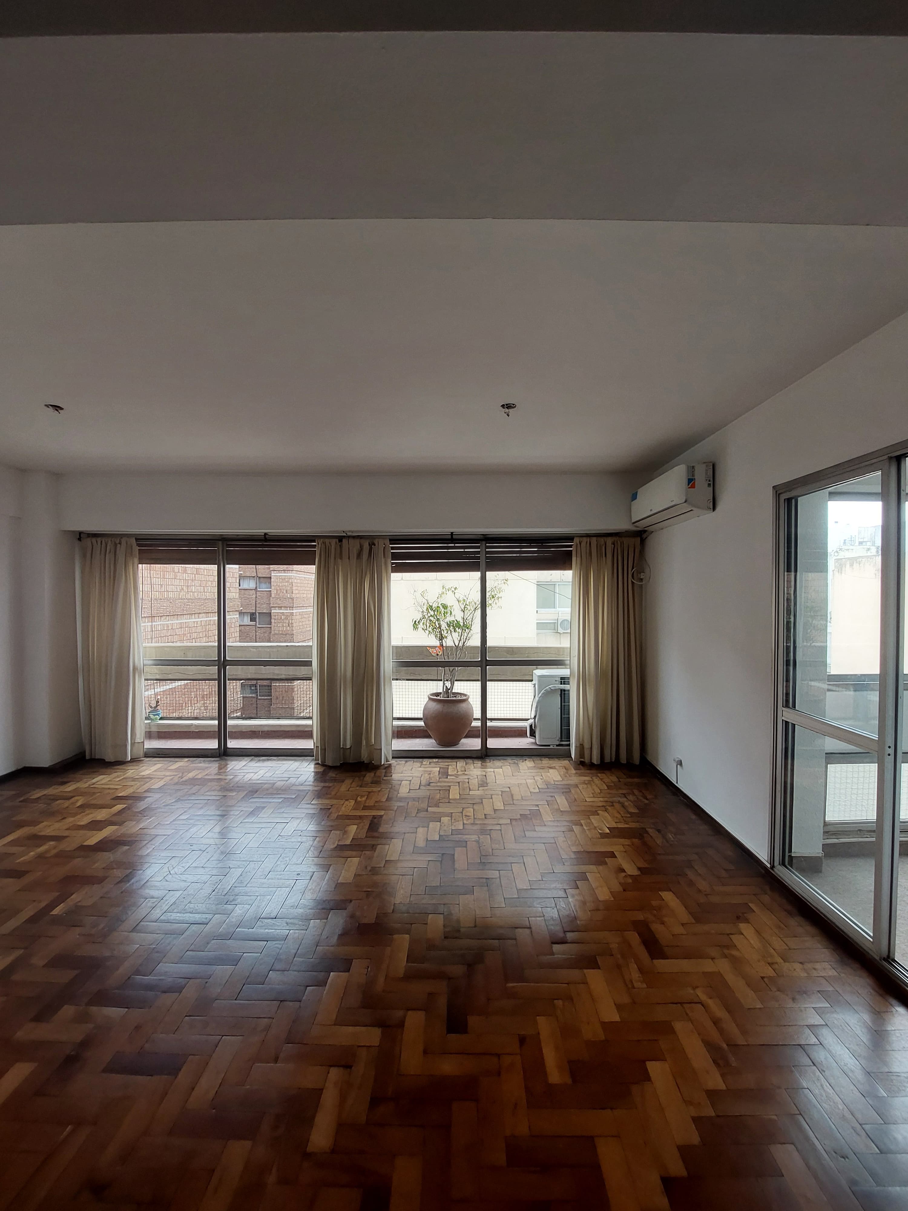 Alberdi, Av. Colón 800 Edificio Alas II 3 Dorm , Depend, y cochera