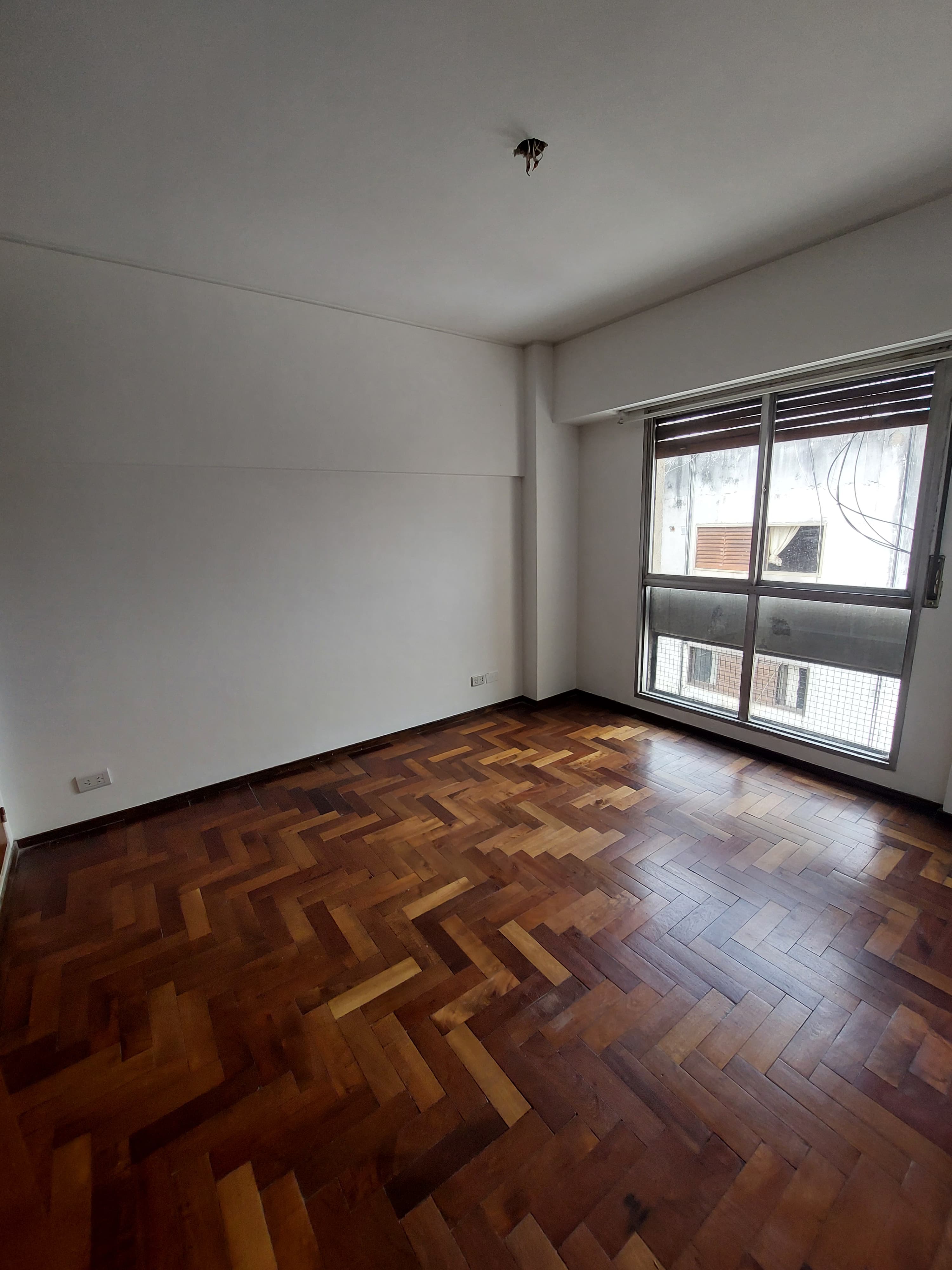 Alberdi, Av. Colón 800 Edificio Alas II 3 Dorm , Depend, y cochera