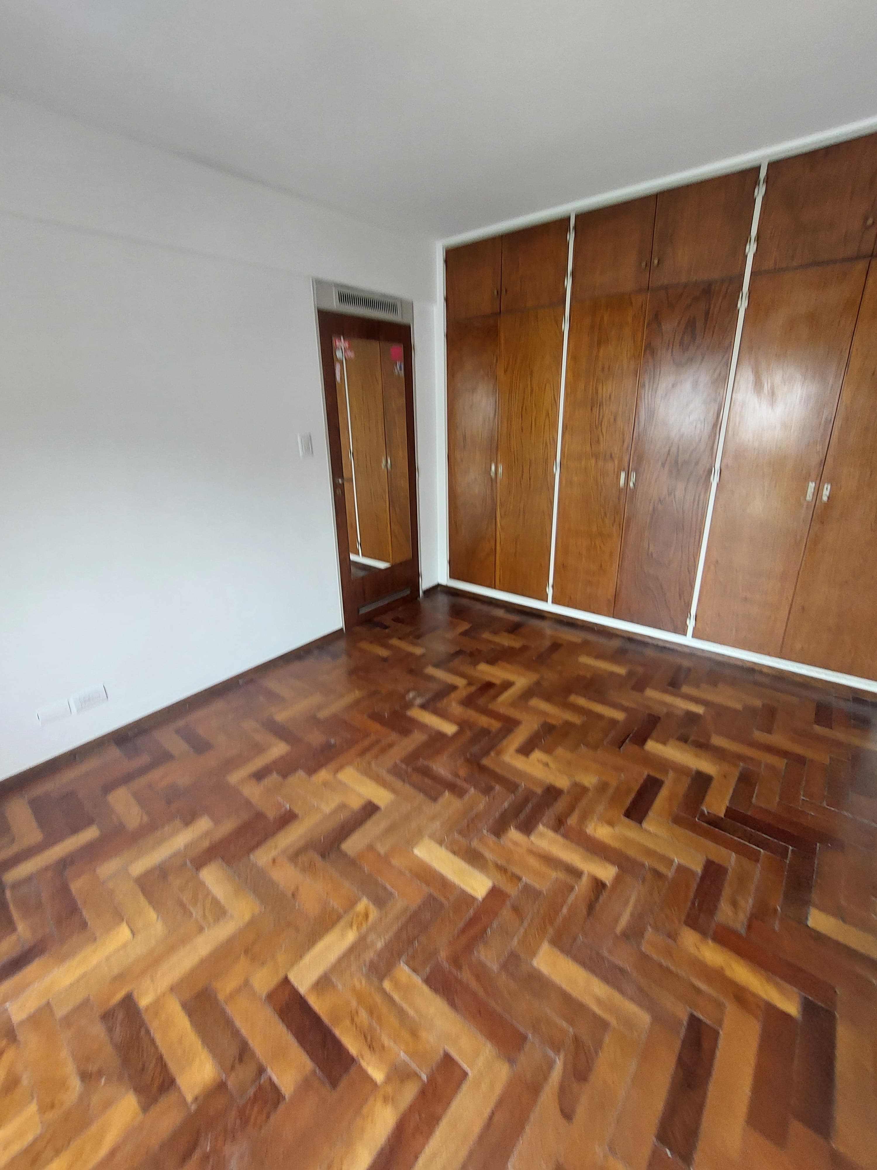 Alberdi, Av. Colón 800 Edificio Alas II 3 Dorm , Depend, y cochera