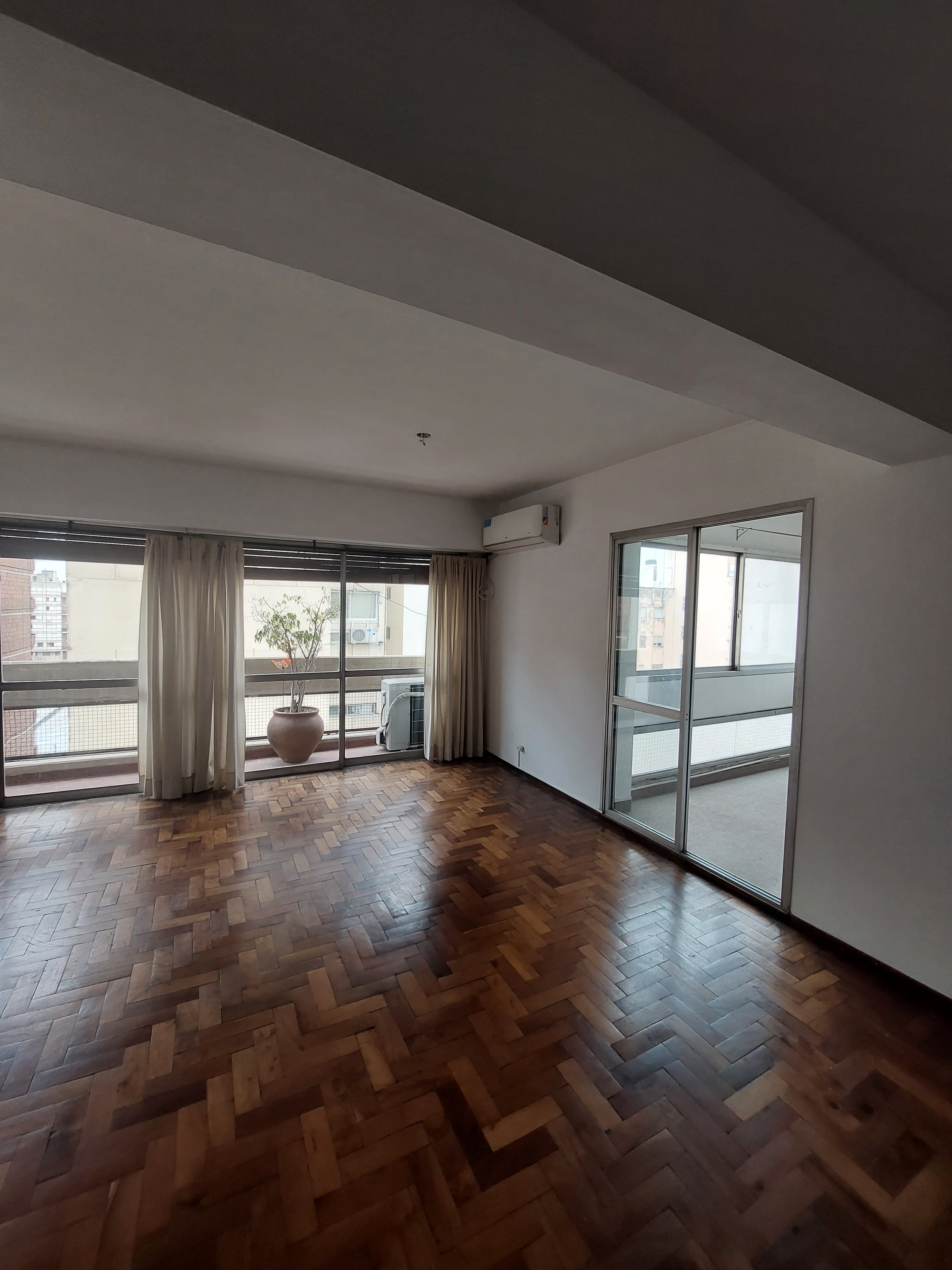 Alberdi, Av. Colón 800 Edificio Alas II 3 Dorm , Depend, y cochera