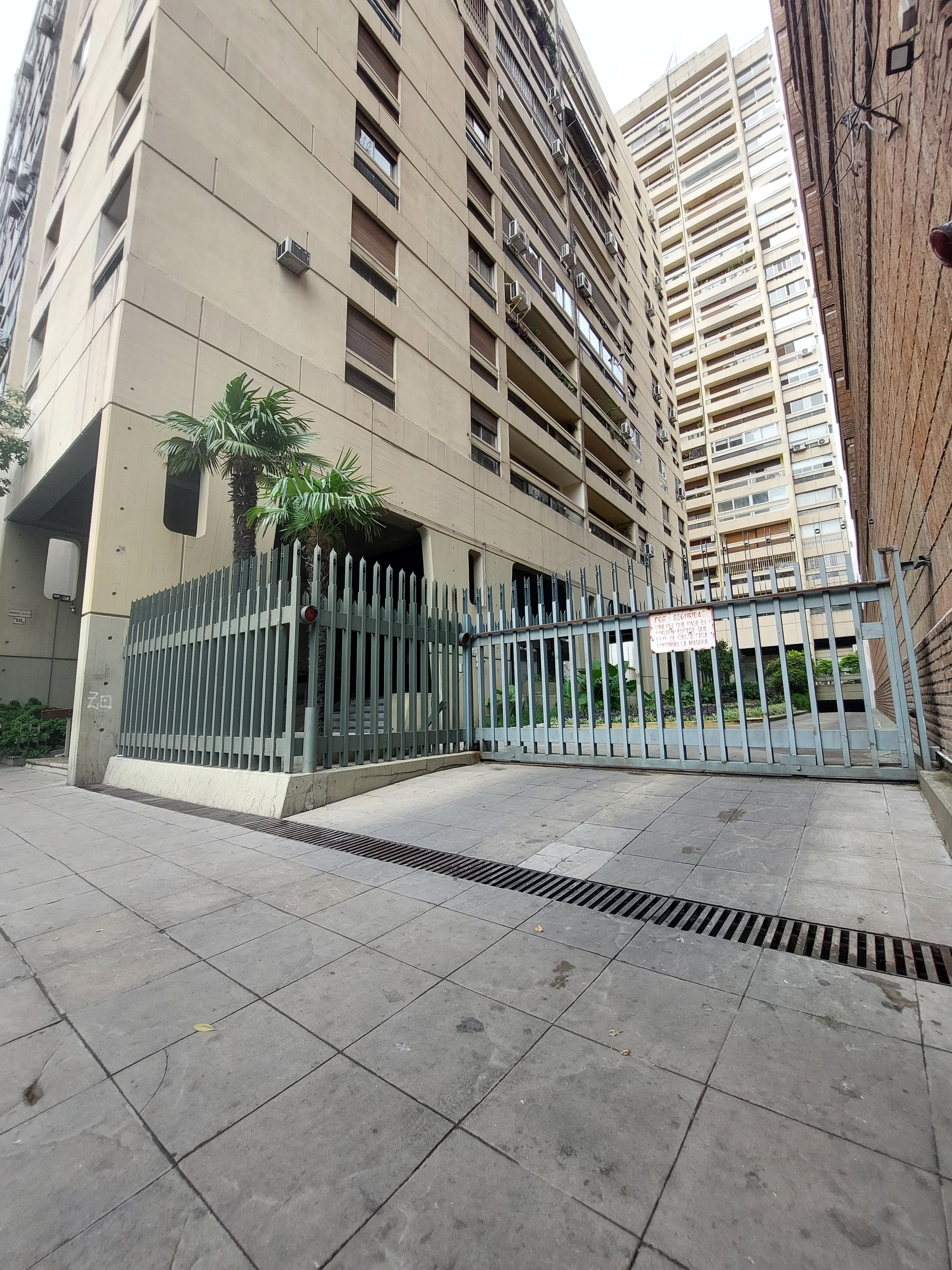 Alberdi, Av. Colón 800 Edificio Alas II 3 Dorm , Depend, y cochera
