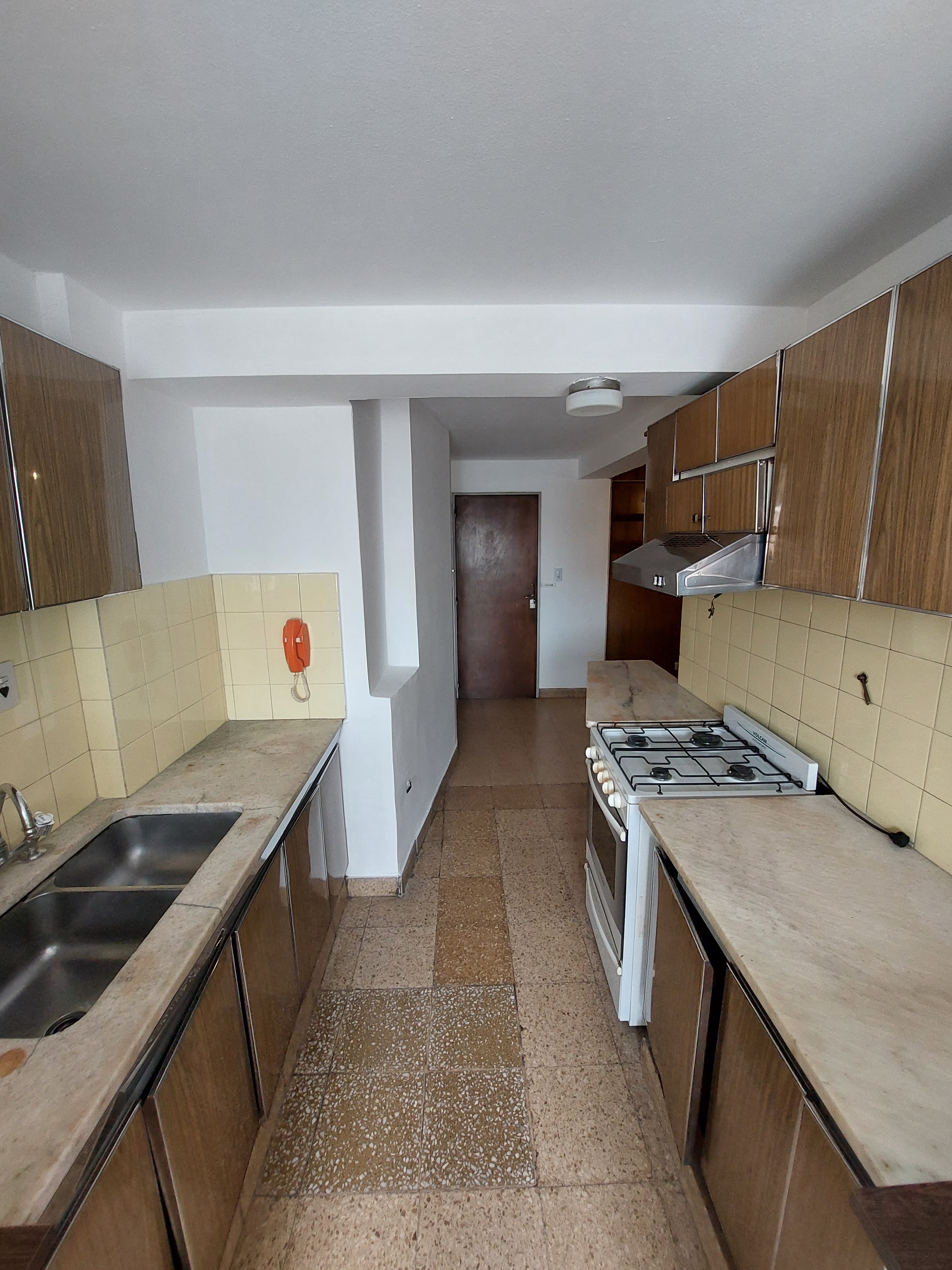 Alberdi, Av. Colón 800 Edificio Alas II 3 Dorm , Depend, y cochera