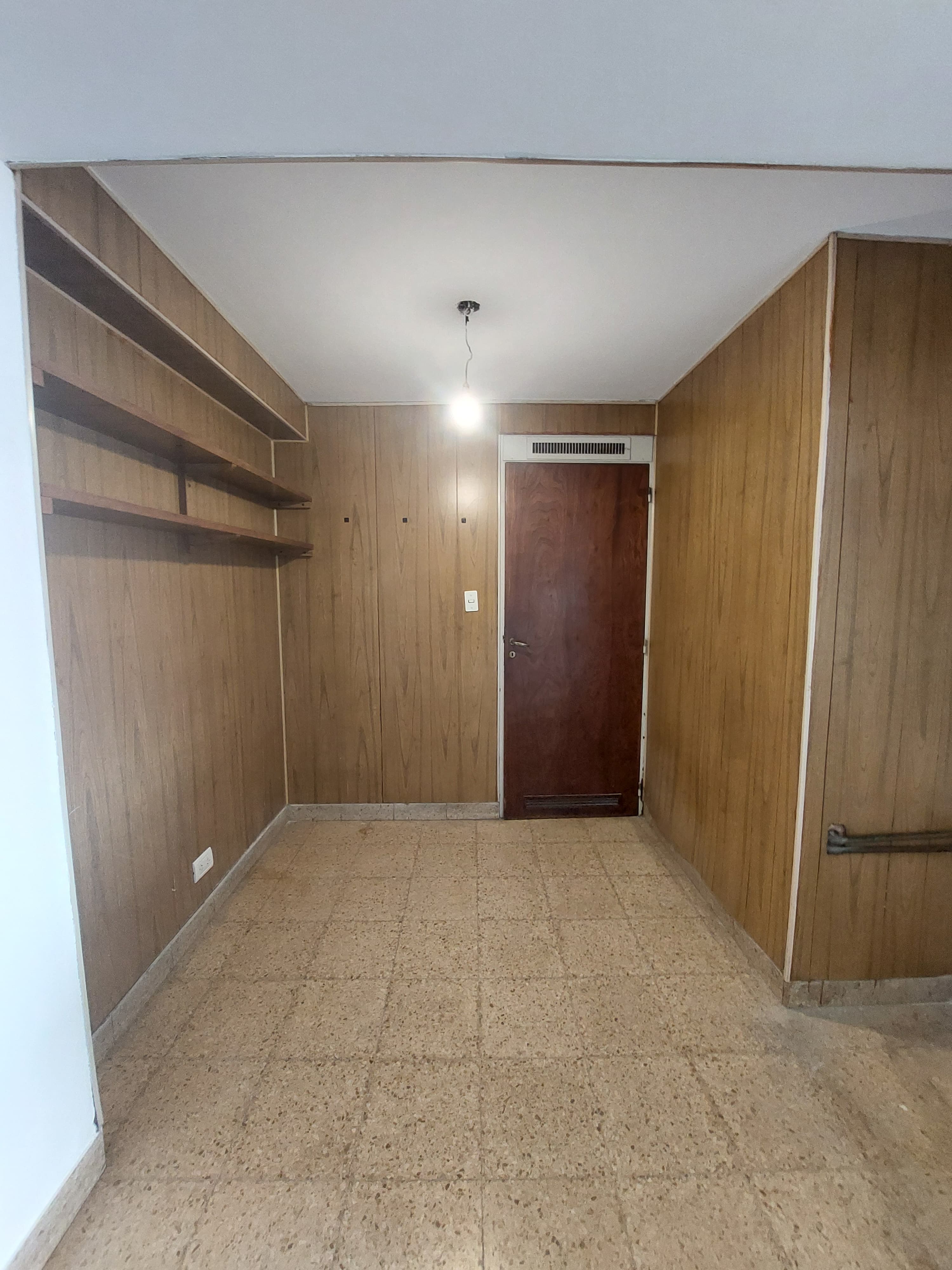 Alberdi, Av. Colón 800 Edificio Alas II 3 Dorm , Depend, y cochera