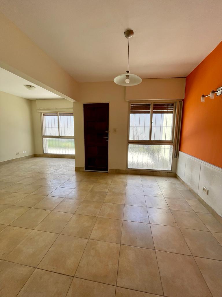 Zona Norte - PH en Planta baja de 4 Dorm 2 Baños Cochera Cubierta