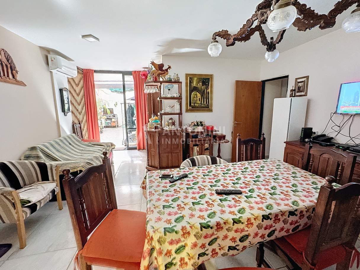 Apto Credito Depto en Venta de 2 dormitorios PB con Patio B Cofico